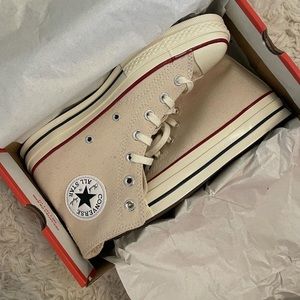 BRAND NEW CONVERSE